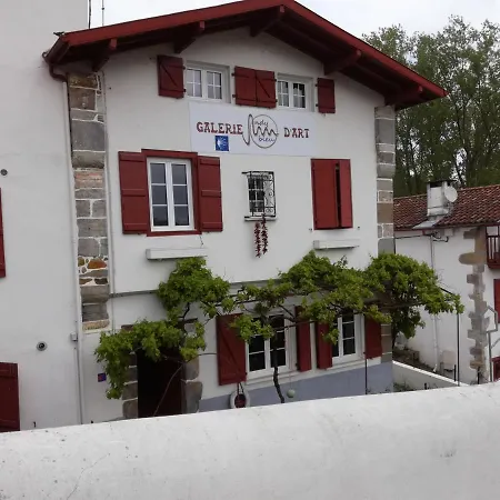 Galerie D'art D'une Ancienne Mairie De 1783 * Espelette