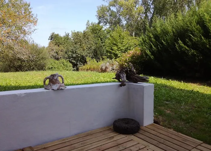 Bed & Breakfast Galerie D'art D'une Ancienne Mairie De 1783 Espelette