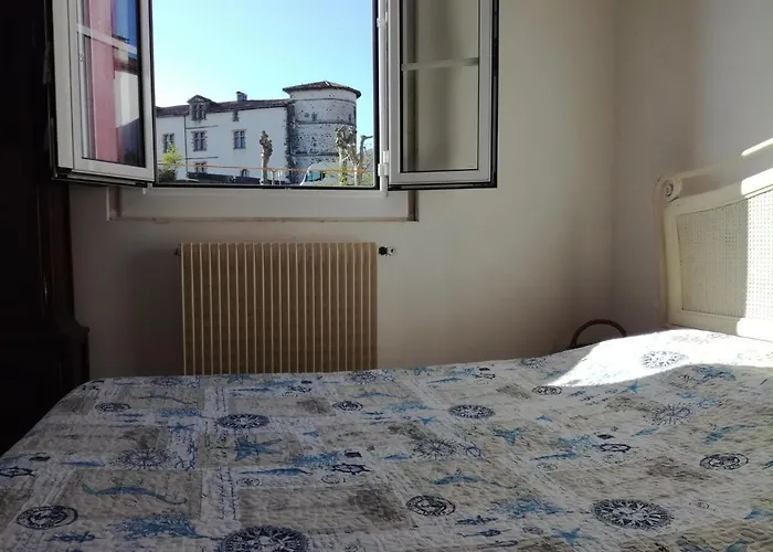 Galerie D'art D'une Ancienne Mairie De 1783 فندق مبيت وإفطار